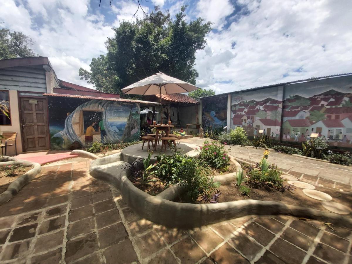 Casa Benjamin Linder Hotel Манагуа Екстериор снимка